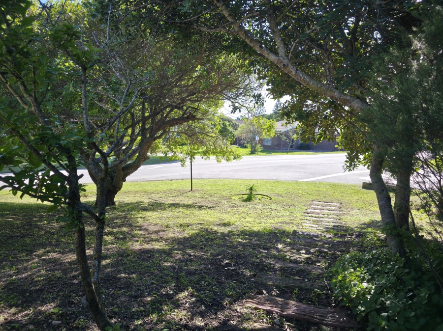 4 Bedroom Property for Sale in Paradise Beach Eastern Cape